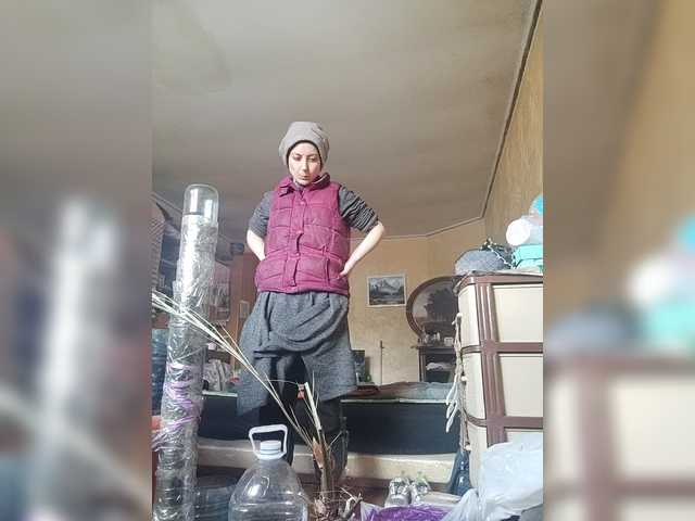 Kira700's BongaCams show and profile