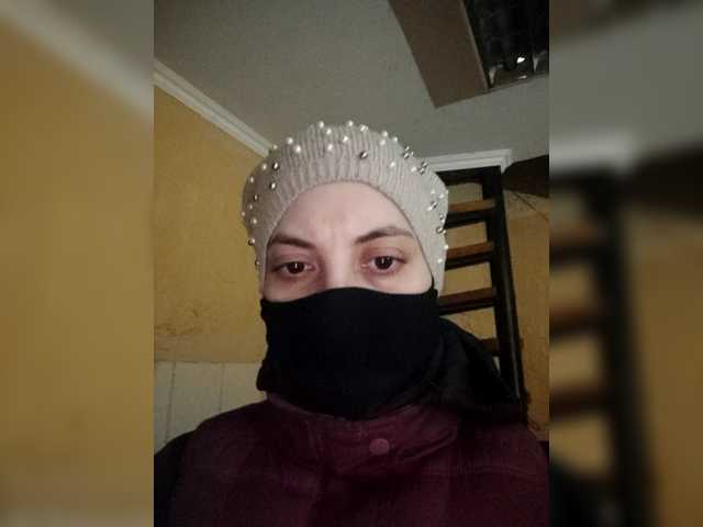 Kira700's BongaCams show and profile