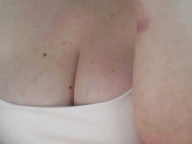 peachyshow's BongaCams show and profile