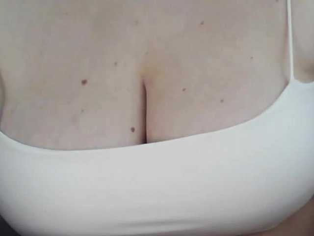 peachyshow's BongaCams show and profile