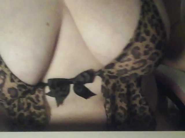 Watch peachyshow Streaming Live