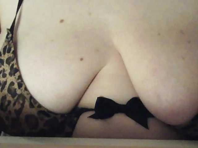 peachyshow's BongaCams show and profile