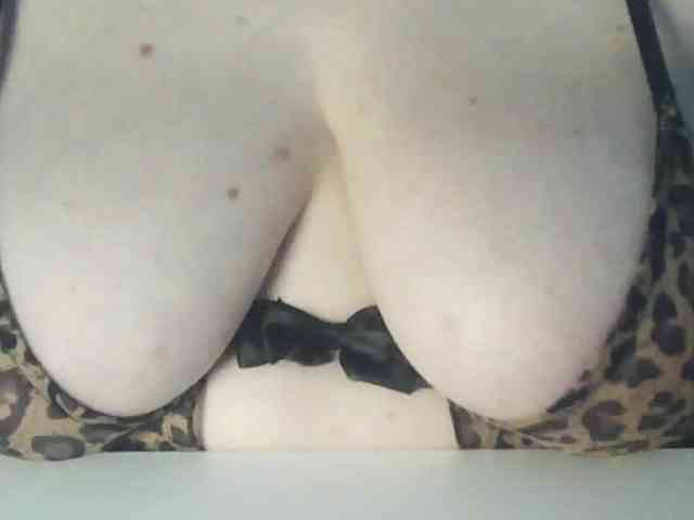 peachyshow Live Webcam on BongaCams