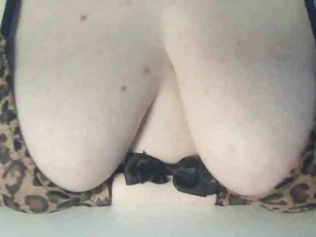 peachyshow Live Webcam on BongaCams