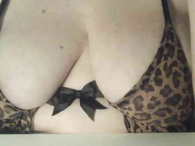 peachyshow Live Webcam on BongaCams