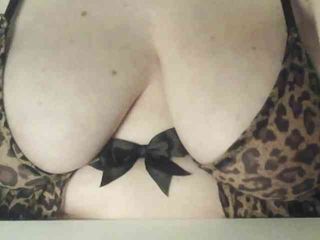 peachyshow Live Webcam on BongaCams