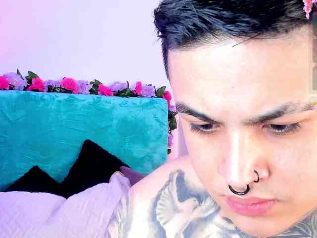 alana-and-jackk Live Webcam on BongaCams