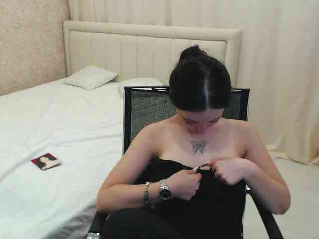 KristiSilk webcam