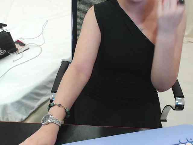 KristiSilk webcam