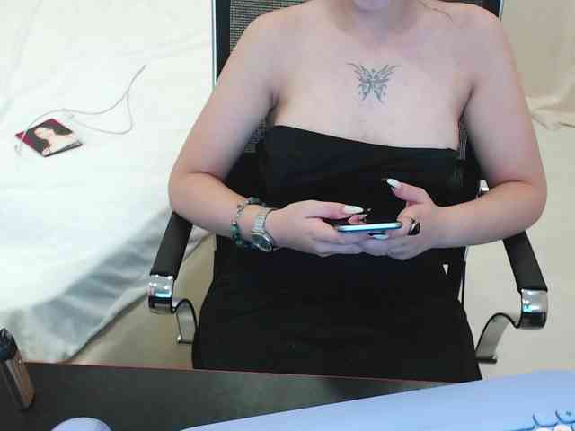 KristiSilk webcam