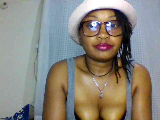 Sweetbunnypus webcam