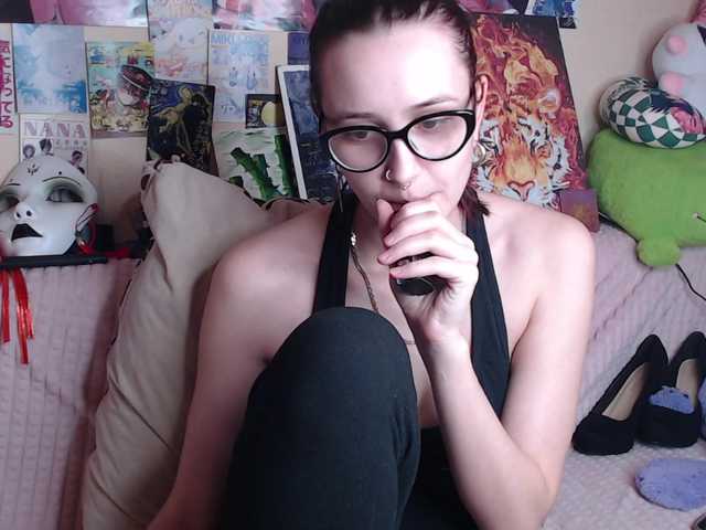 AliceChio's BongaCams show and profile