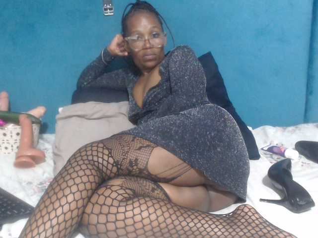 Sheila80's BongaCams show and profile