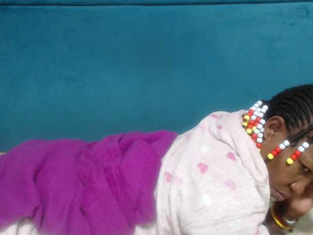 Sheila80's BongaCams show and profile