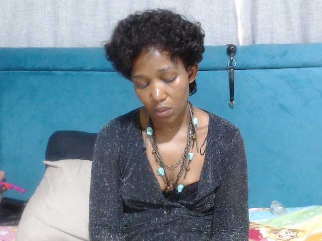 Sheila80's BongaCams show and profile