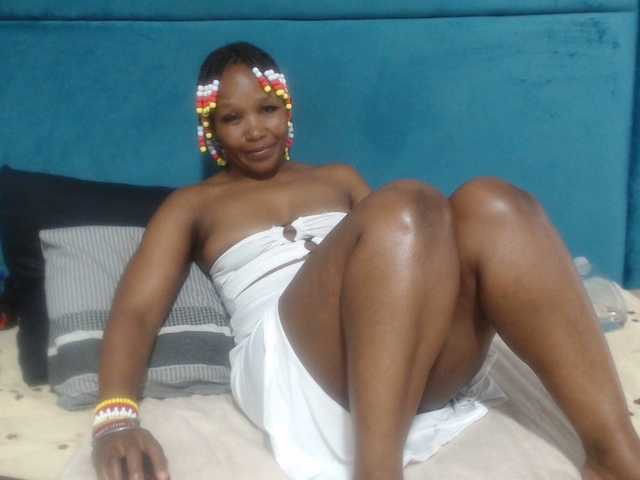 Sheila80's BongaCams show and profile