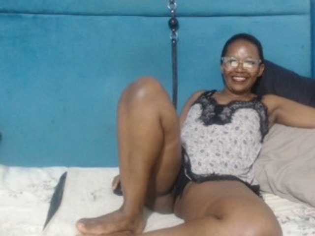 Sheila80's BongaCams show and profile