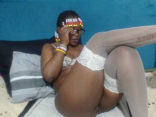 Sheila80's BongaCams show and profile