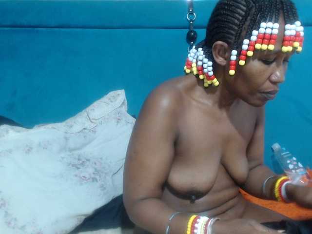 Sheila80's BongaCams show and profile