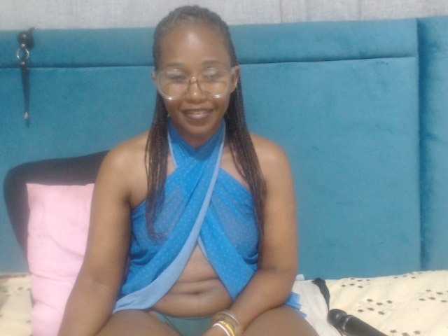 Sheila80's BongaCams show and profile