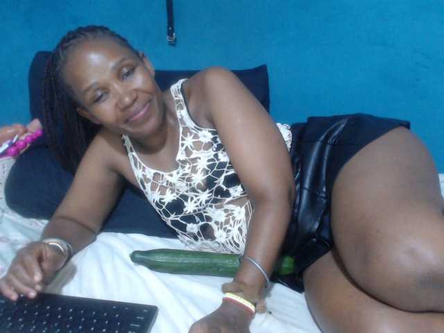 Sheila80's BongaCams show and profile