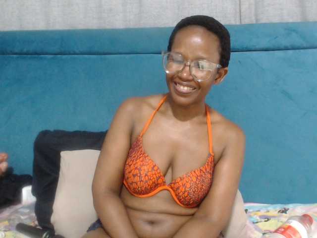 Sheila80's BongaCams show and profile