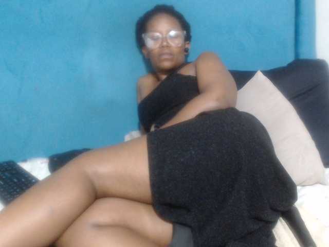 Sheila80's BongaCams show and profile