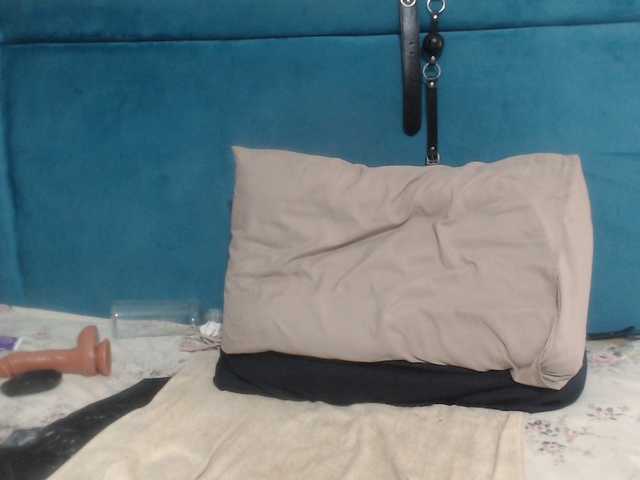 Sheila80's BongaCams show and profile