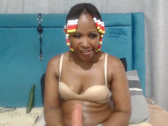 Sheila80's BongaCams show and profile