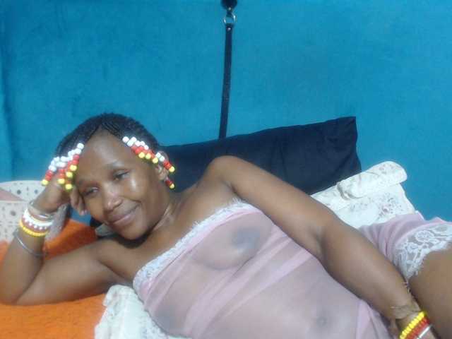 Sheila80's BongaCams show and profile