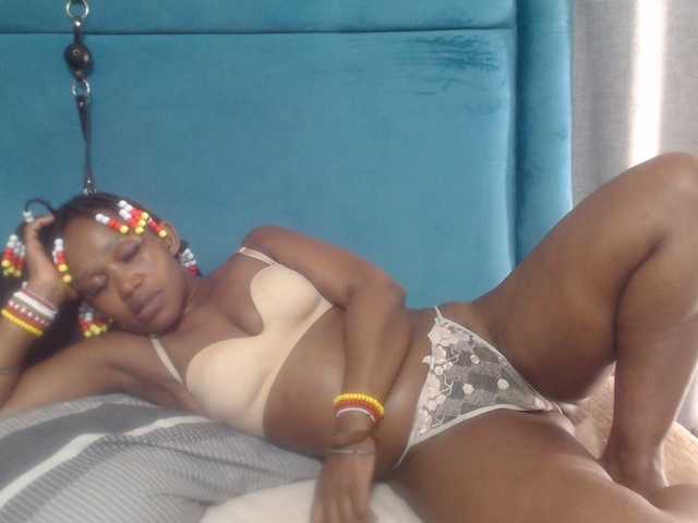 Sheila80's BongaCams show and profile