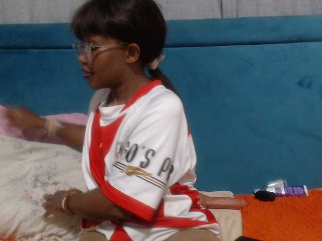 Sheila80's BongaCams show and profile