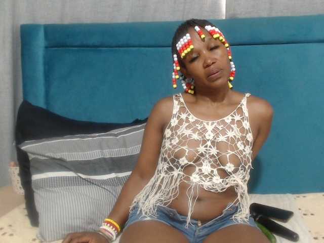 Sheila80's BongaCams show and profile