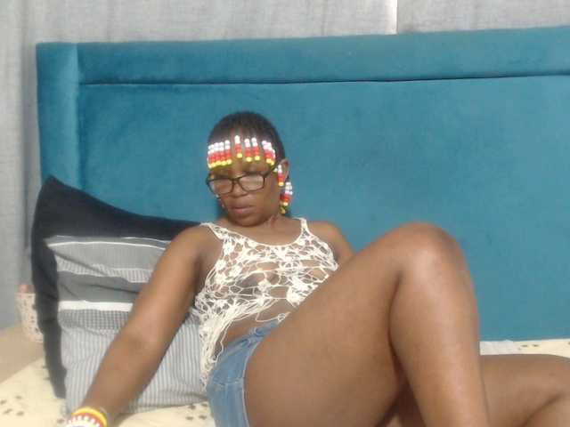 Sheila80's BongaCams show and profile