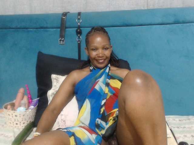 Sheila80's BongaCams show and profile