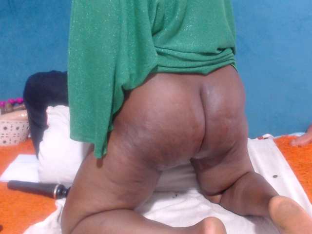 Sheila80's BongaCams show and profile