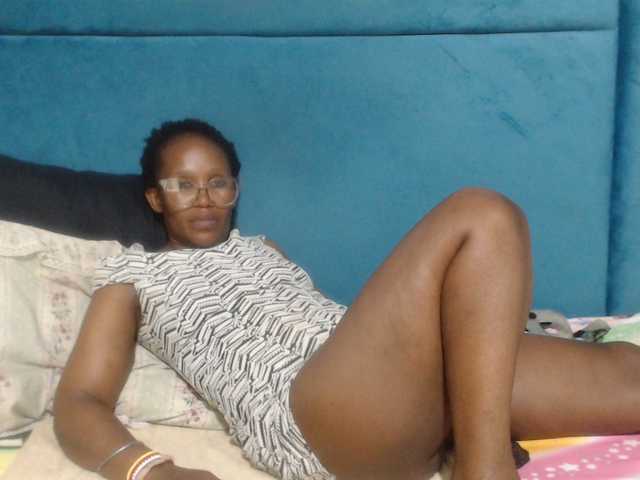 Sheila80's BongaCams show and profile