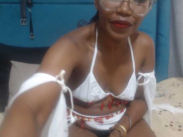 Sheila80's BongaCams show and profile