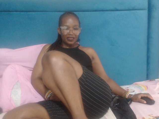 Sheila80's BongaCams show and profile