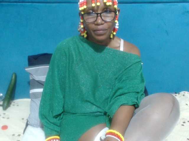 Sheila80's BongaCams show and profile