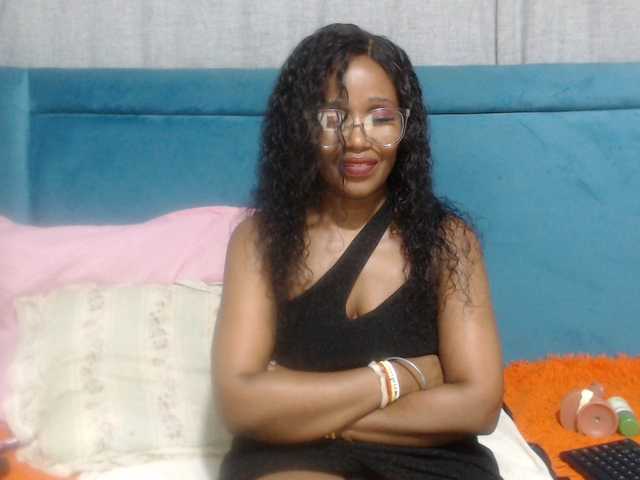 Sheila80's BongaCams show and profile