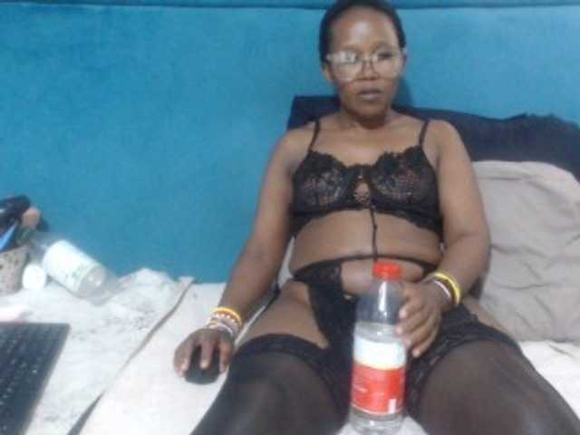 Sheila80's BongaCams show and profile