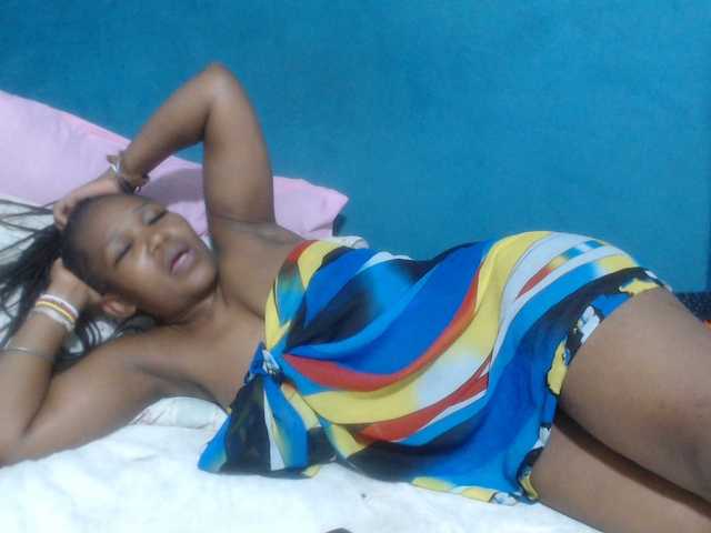 Sheila80's BongaCams show and profile