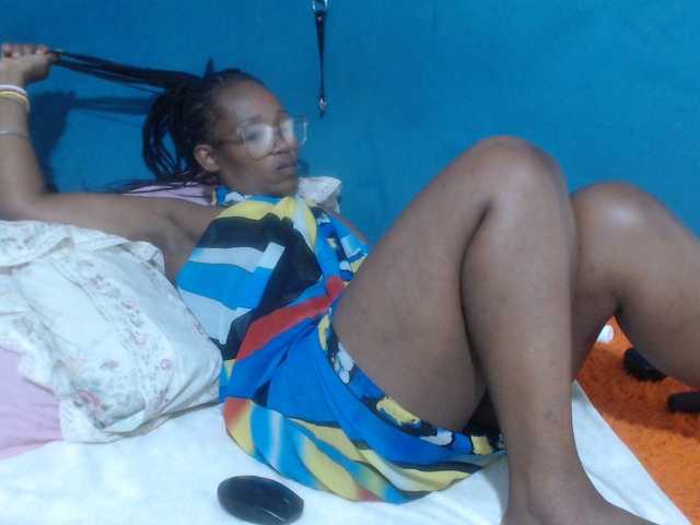 Sheila80's BongaCams show and profile