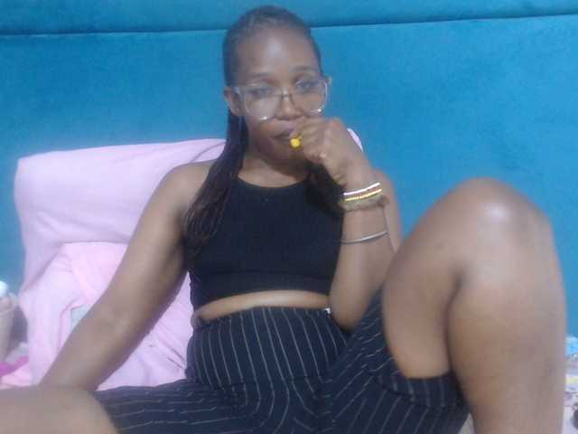 Sheila80's BongaCams show and profile