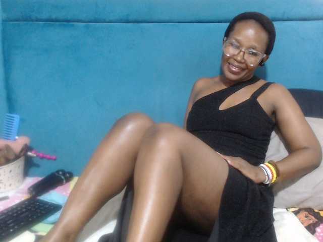 Sheila80's BongaCams show and profile