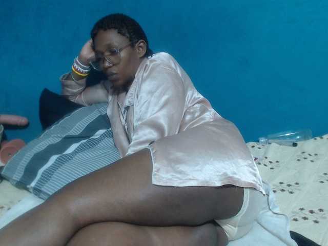 Sheila80's BongaCams show and profile