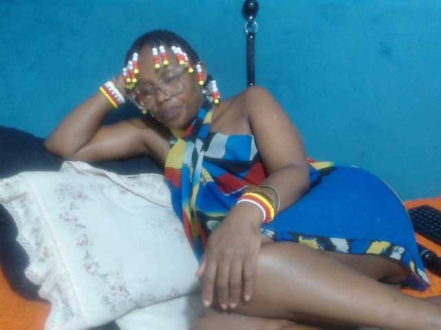 Sheila80's BongaCams show and profile