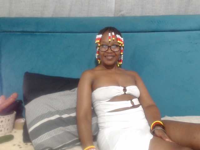 Sheila80's BongaCams show and profile