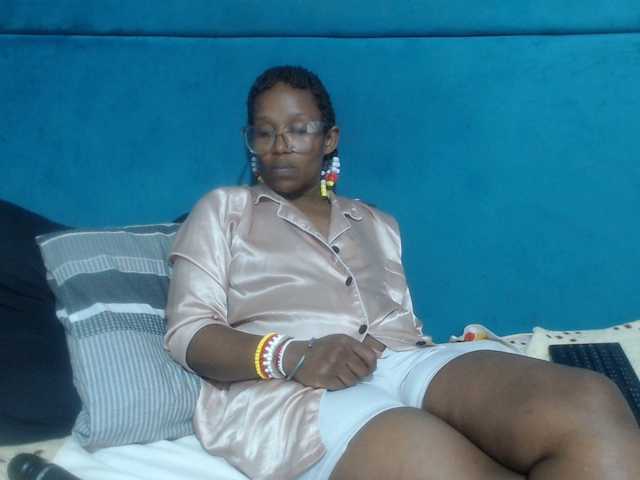 Sheila80's BongaCams show and profile